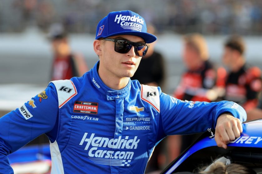 A NASCAR-hoz tartozó Corey Day nyilvános bocsánatkérése