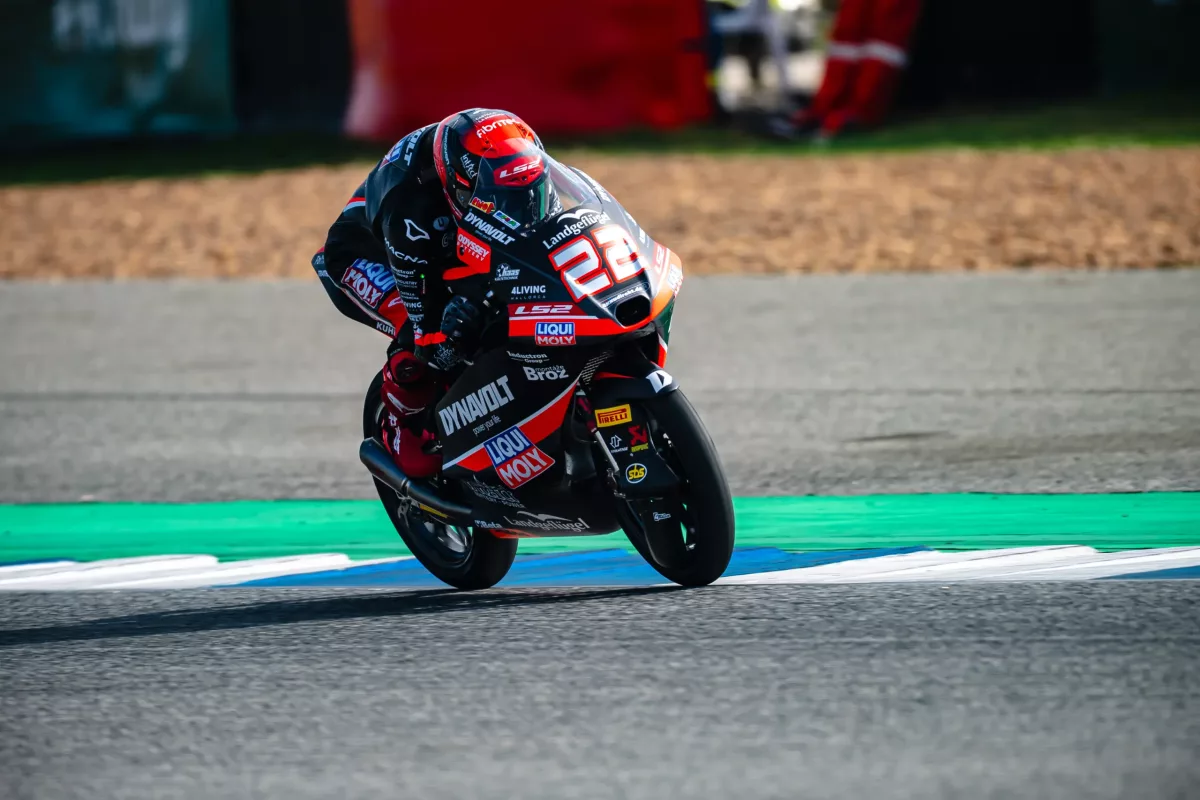 Óriási hajrá a szezonnyitón, Almansa minimális különbséggel szerezte meg első Moto3-as győzelmét