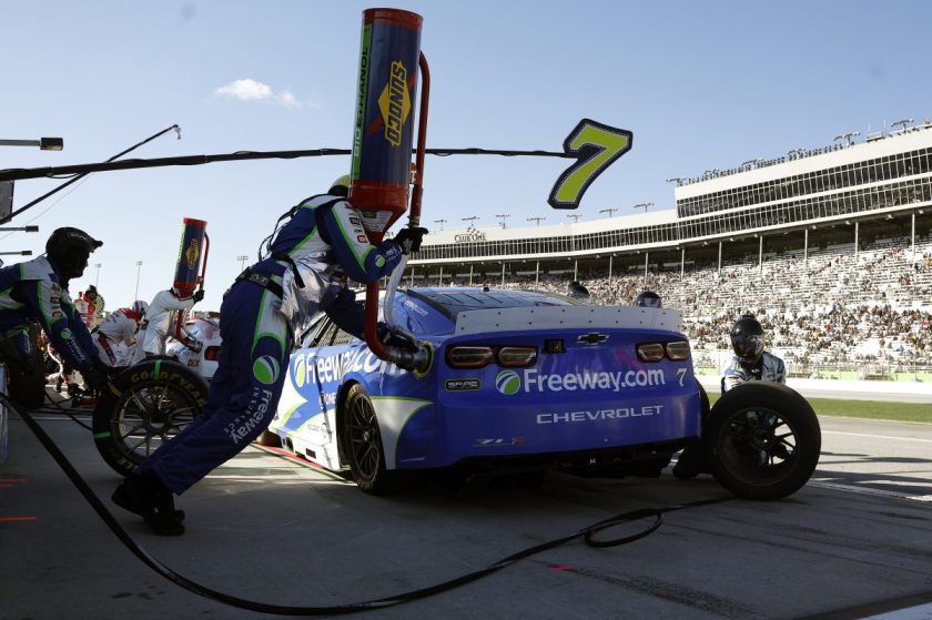 A JGR magánnyomozása a NASCAR-ban: Denny Hamlin reakciója