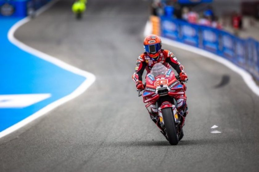 Marquez hőstettel fordította a bukás után és nyerte az őrült-esős sprintet!