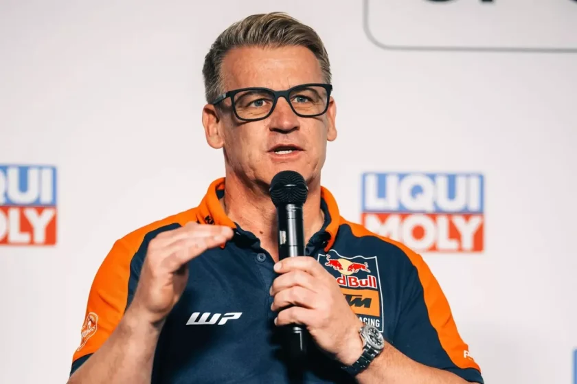 A KTM vezér sértődékenysége mellett a visszatérő mérnökzseni megértő bánásmódban részesül