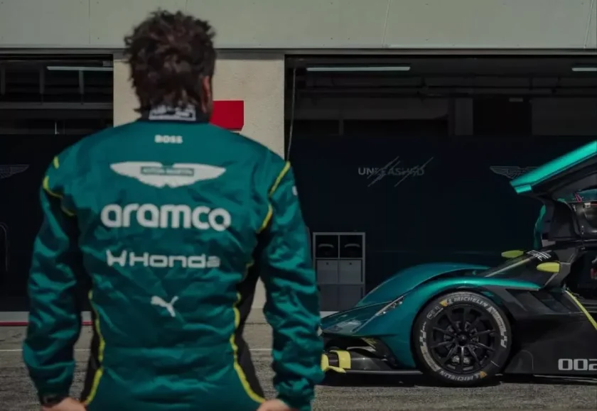 Az F1-es autó kihívásaitól sem tántorítja el Alonsót a vezetés szeretete