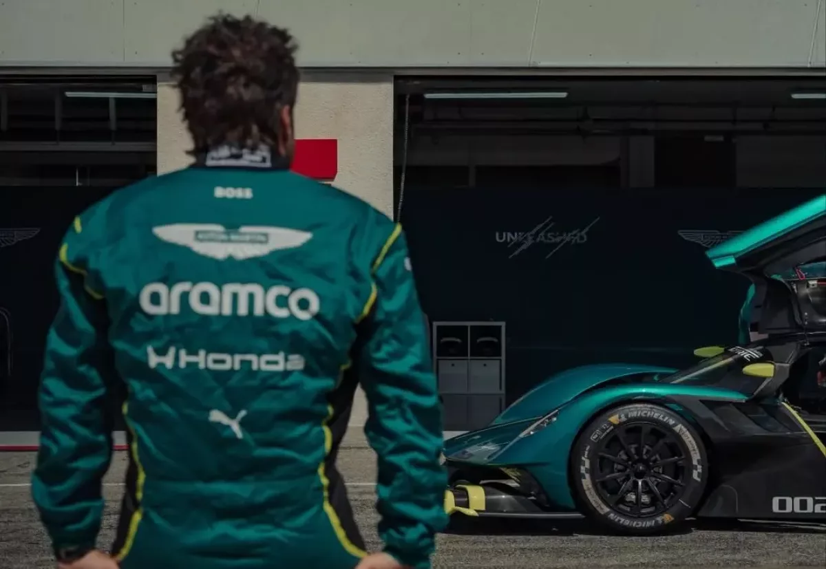 Az F1-es autó kihívásaitól sem tántorítja el Alonsót a vezetés szeretete