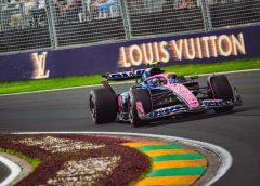 A versenyző apja vádoltan csapata szerződésszegésével az F1-ben