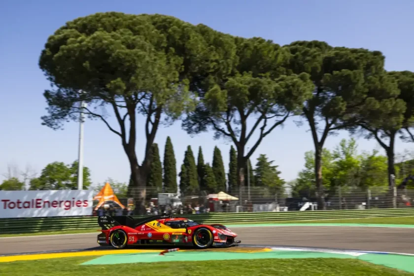 A Ferrari diadalmas csatában hódította el a pole-t Imolában