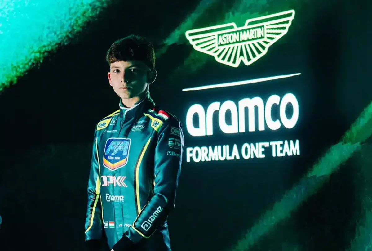 Magyar gokartversenyzőt igazolt az Aston Martin F1-es csapata