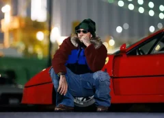 Összeomlik a világod, amikor meglátod, ki ül Lewis Hamilton mellett a Tokyo Drift videójában