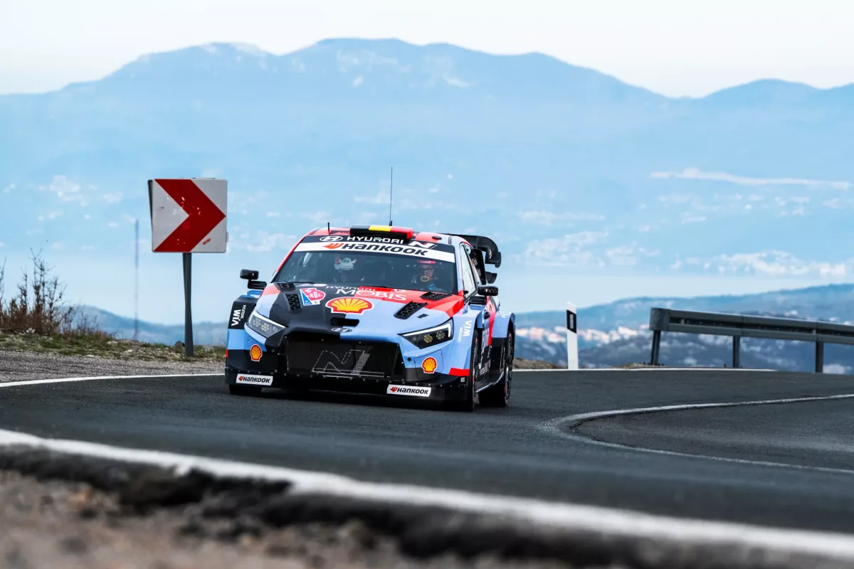 Thierry Neuville mögött áll a Hyundai támogatása