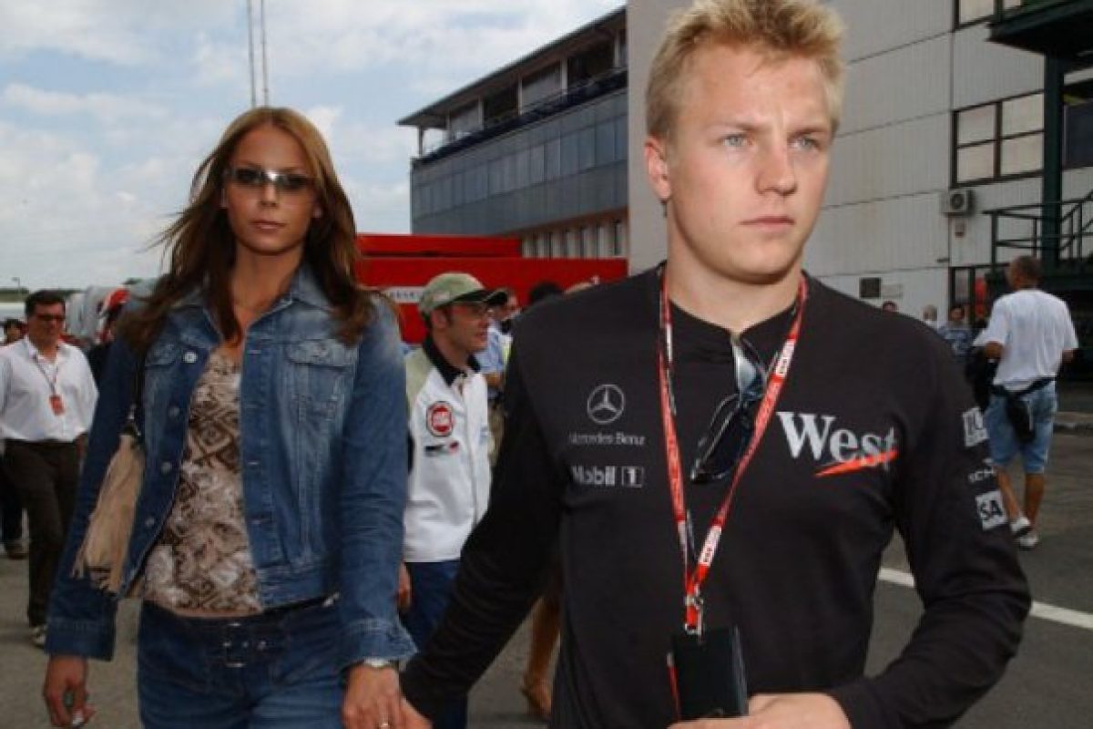 A Forma-1 világbajnoka, Raikkönen, eljegyzi szerelmét