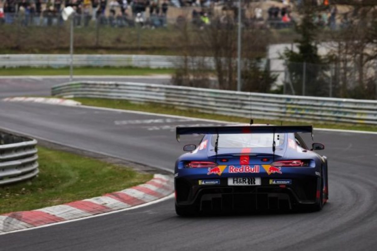 Az „Ismeretlen trükk a GT-autóban: Verstappen a felfedező”