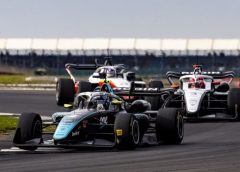Molnár Martin briliáns dobogót szerzett az első brit F3-as versenyhétvégén