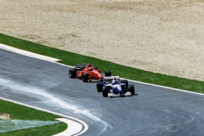 Az emlékekben élő Schumacher és Villeneuve legendás összecsapása