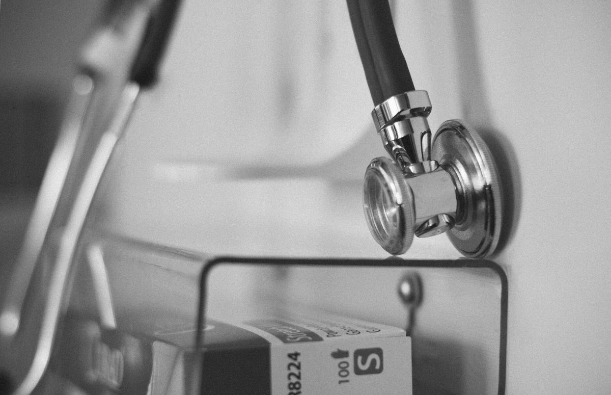 A magánegészségügy vonzereje Magyarországon: Az általános ellátás kiegészítője vagy alternatívája?