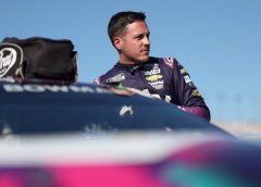 A szorítás nő: Harvick szerint Bowmannek nincs más választása, mint a győzelem