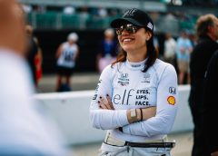 Katherine Legge történelmi mérföldkőt ér el az Indy 500-n, kvalifikáció sikeresen teljesítve