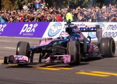 Lenyűgözte a közönséget Argentínában: Colapinto egykori Mercedesét is vezette először a nagyközönség előtt