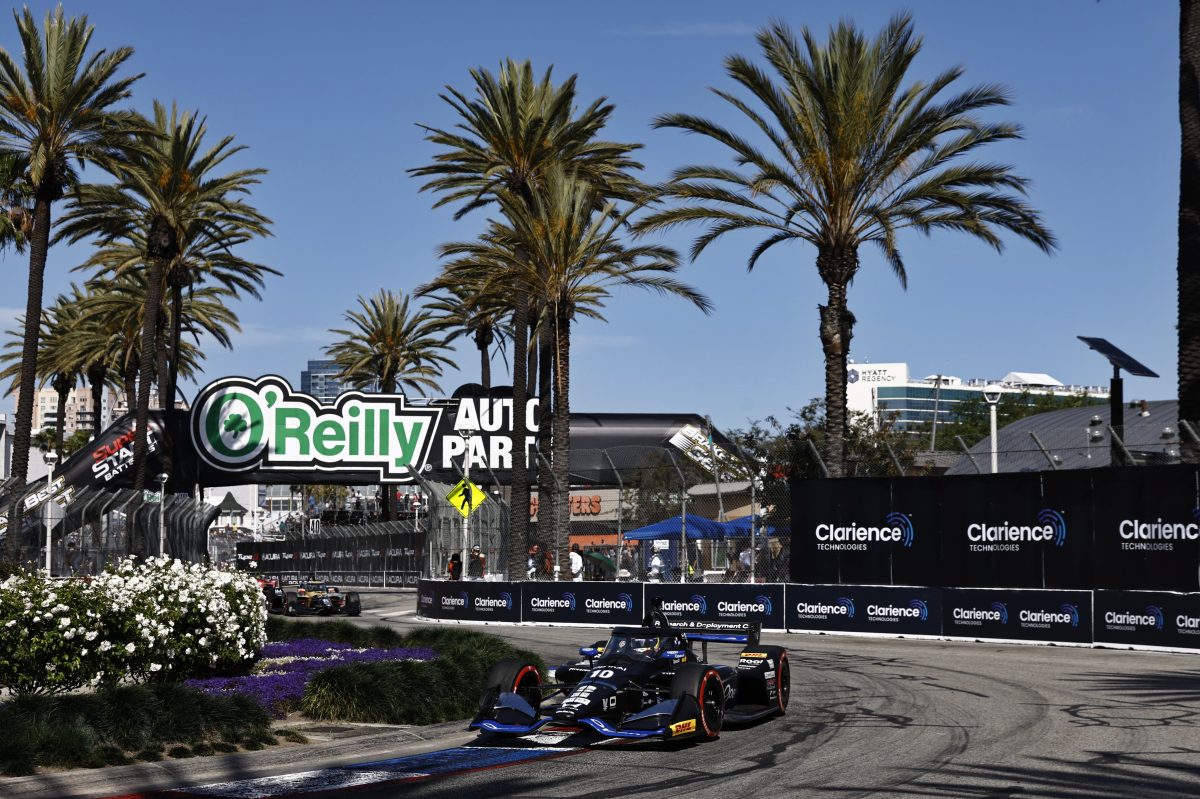 Fura Cím, de próbálom megragadni: „Az IndyCar Versenyzőknek Kínált Világon kívüli Teljesítményt, Ahogy a Mélyből Felbukkanó Kód Felülmúlta a Tilalmat