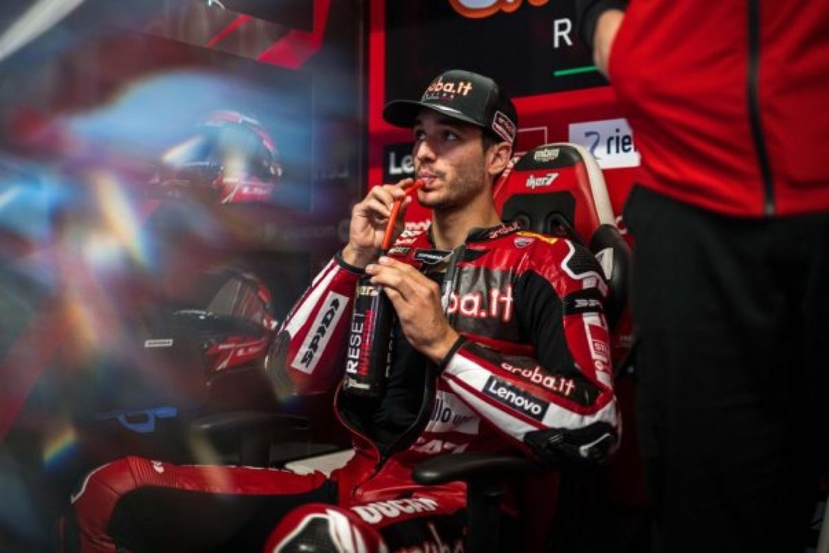 A Veszélyes Pályán Élvezettel Motorozva – Lecuona Élőben a Balaton Parkban