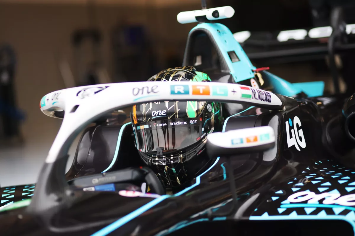 Molnár Martin vezetésével fényes sikert aratott a brit F3 előszezoni tesztelése