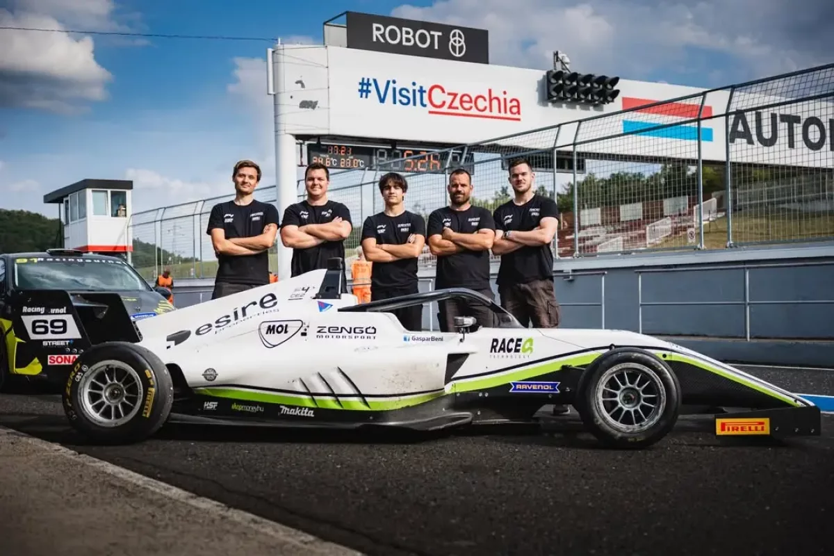 Két magyar pilóta indul az idei legközelebbi F4-es sorozatban