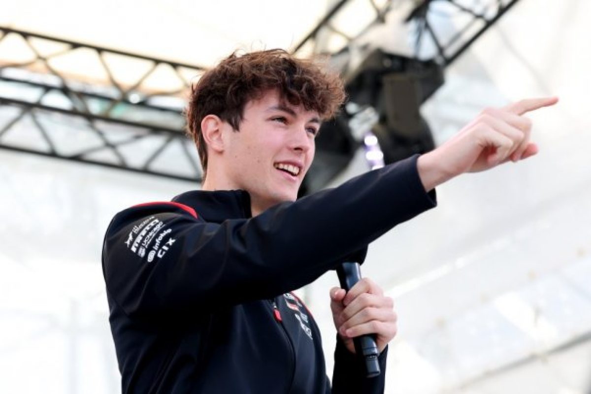 A Haas csapat készül egy nagy változásra? A Ferrari szerepe Ollie ügyében