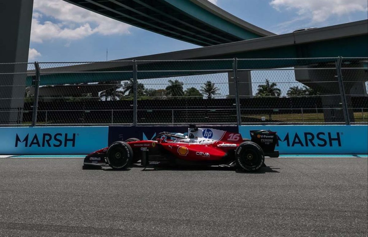 A Ferrari Leclerc vezet Miamiban, Norris csak hetedik a McLarennel