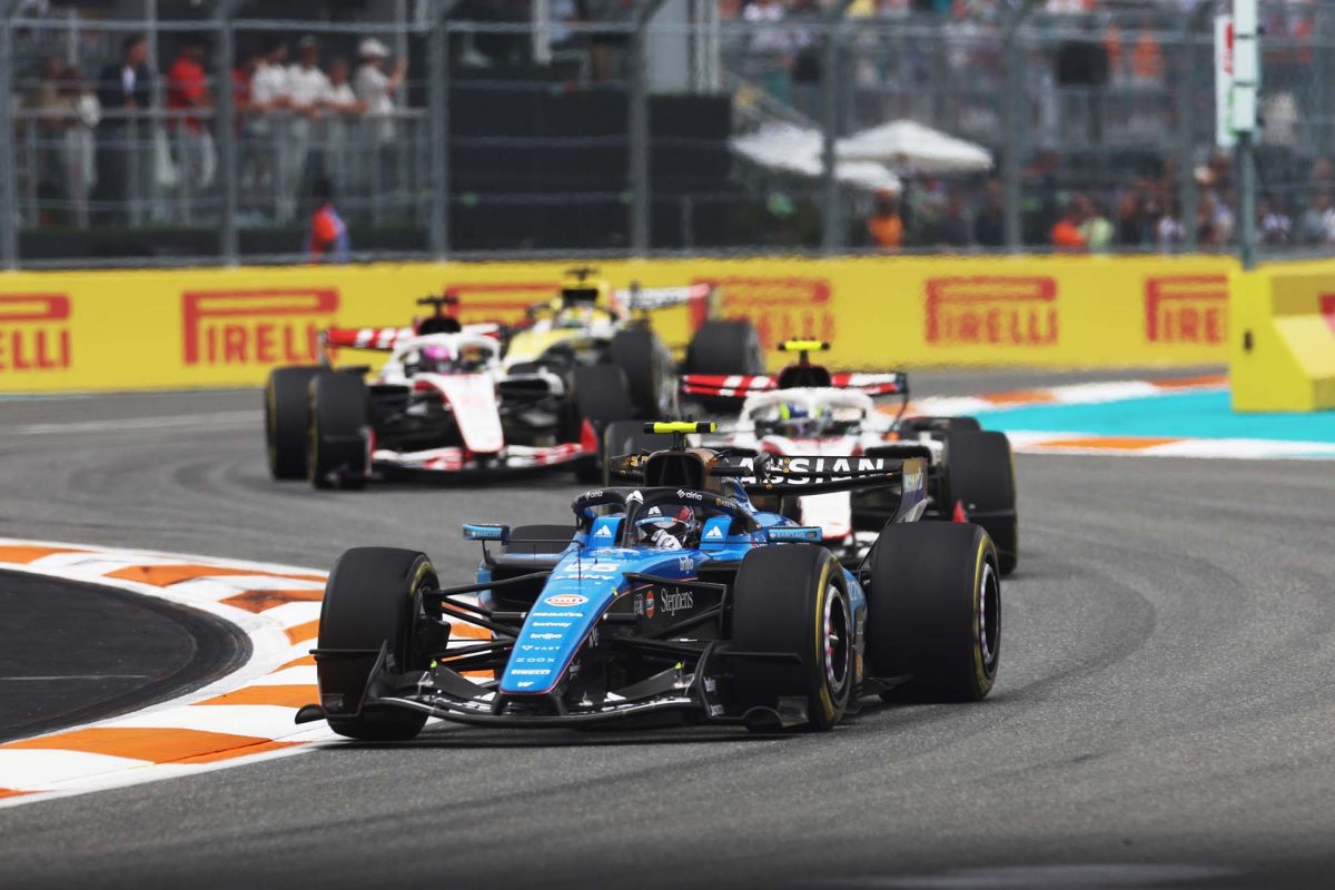 Sainz kritikát fogalmazott Verstappen felé, a holland nem hagyta válasz nélkül a támadást