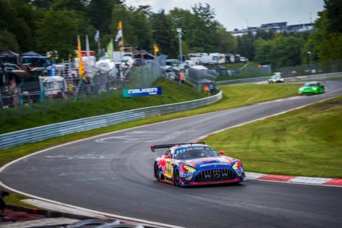 Élőben nézheted Max Verstappennel a Nürburgringi 24 órás versenyt!