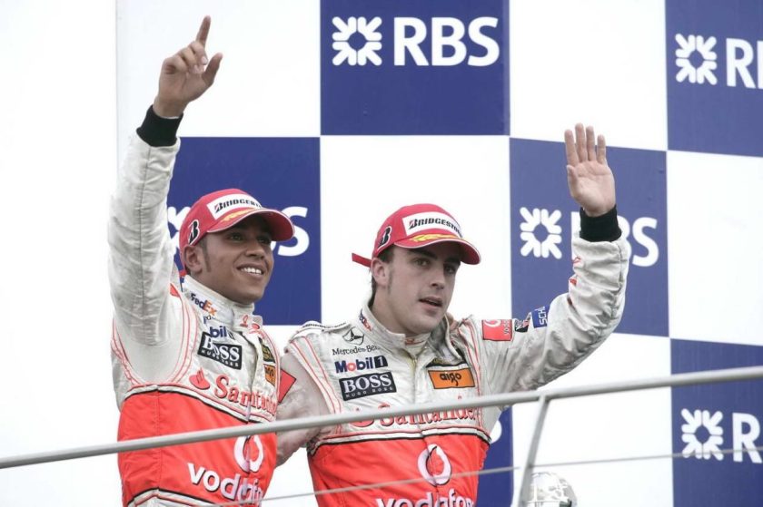 Az elszánt versenyzők tárgyalnak: Hamilton és Alonso