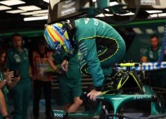 Alonsót kínozza az Aston Martin ülésének fájdalmas hatása
