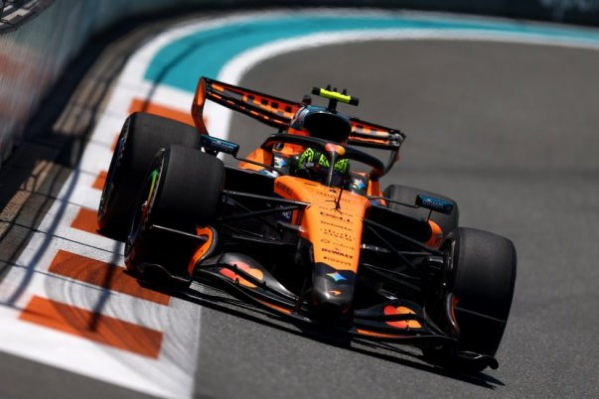 A Mercedes csapatnak nem kedvezett a pénteki F1-es nap: friss hírek