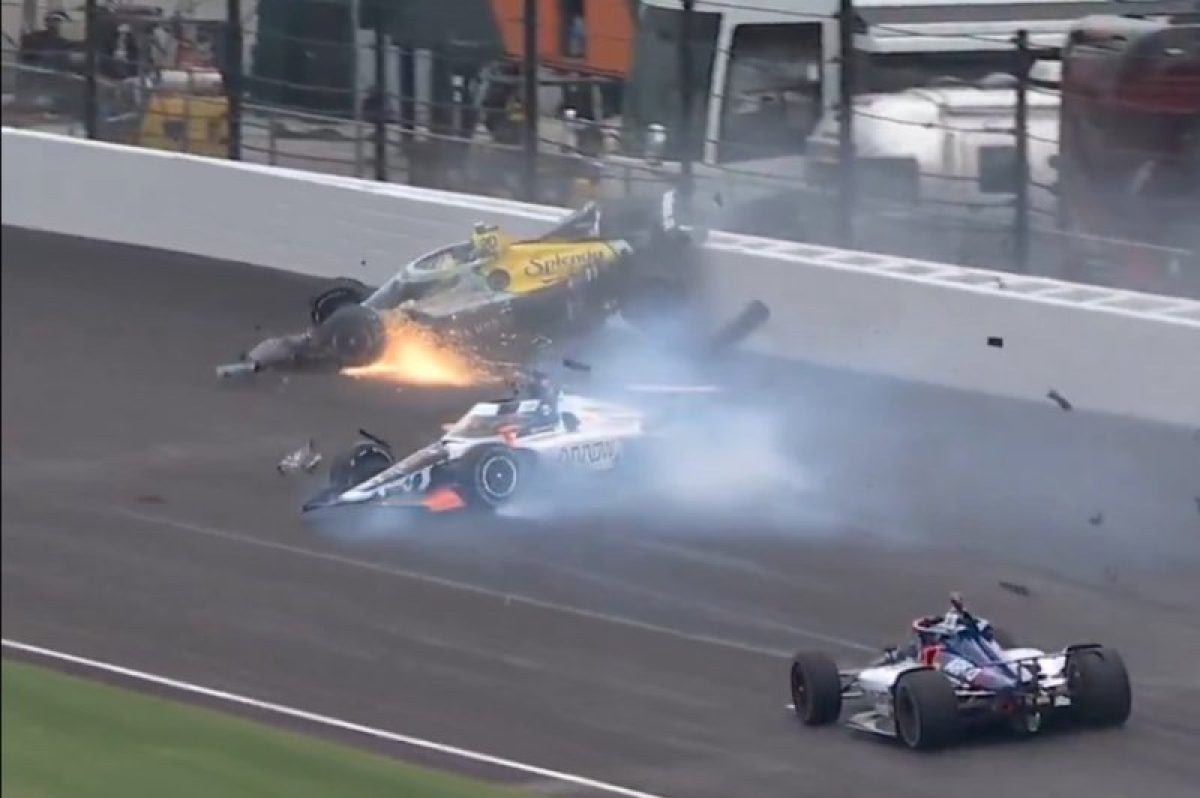 Az Indy 500 előtti edzés tragédiája: Rossi, O’Ward és Grosjean balesete a falban – videó