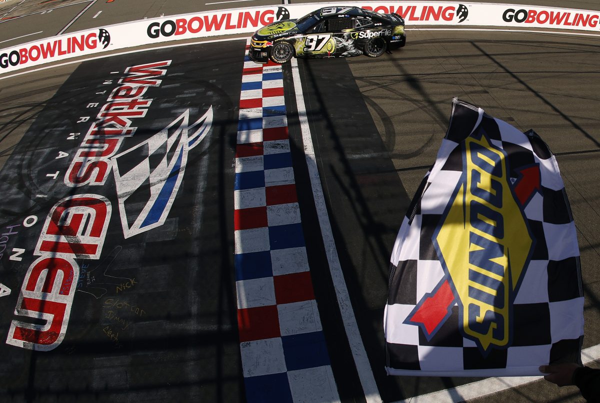 SVG Hihetetlen Teljesítménye: Sprintelős NASCAR Körpályán – Videó