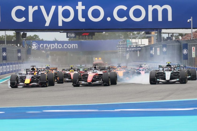 A V8-as motorok visszatérése: egyre növekvő támogatás az F1-ben