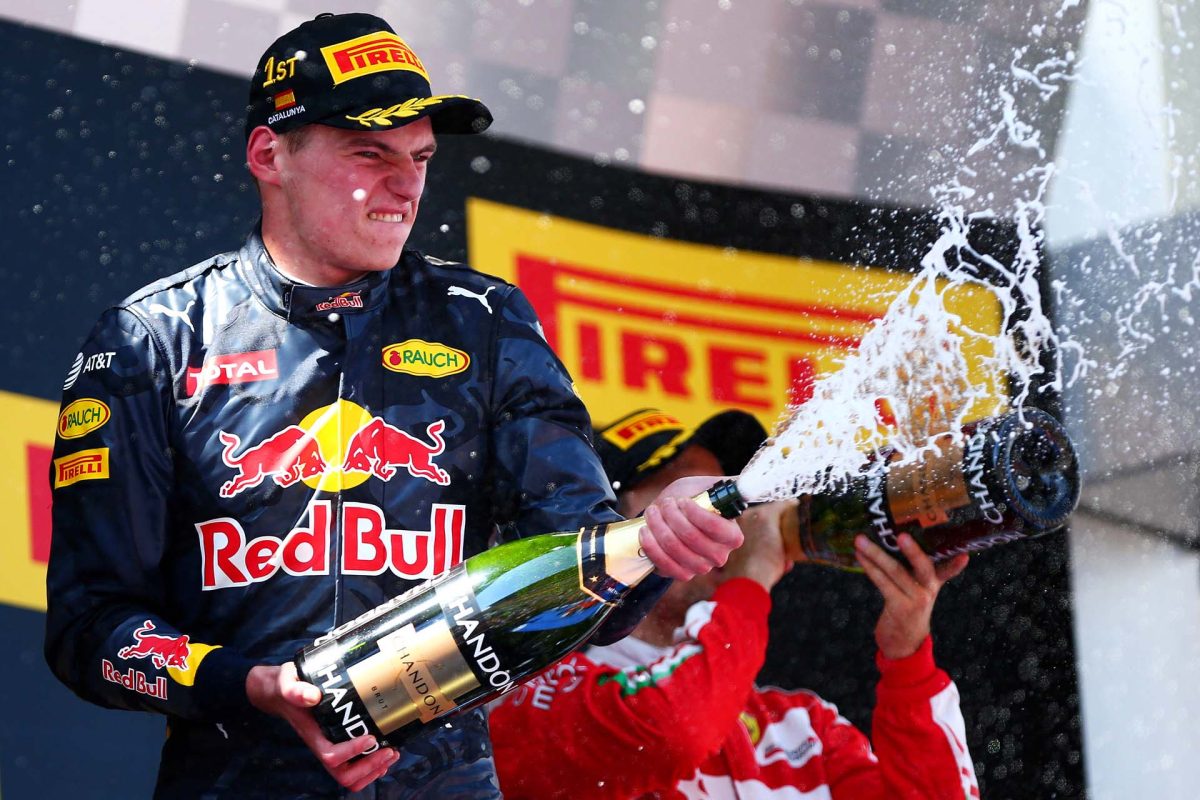 Az „Ellenállás a Verstappen előléptetése ellen: Horner kritikája” cím hatásos lenne erre a témára.