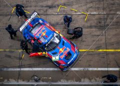 Verstappen csapatának sikere a Nürburgringi 24 órás verseny időmérőjén