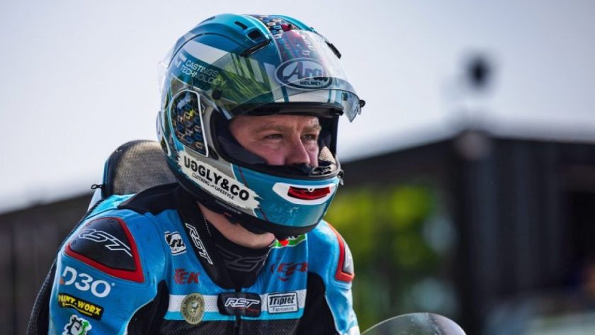 Sokkoló esemény a Man TT-n: Versenyző halála miatt felfüggesztették a Sidecar-kategóriát