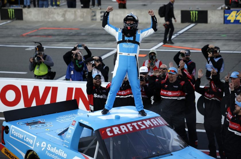 Honeycutt megszerezte első NASCAR-győzelmét, SVG a sírból hozta vissza a futamát Watkins Glenen –