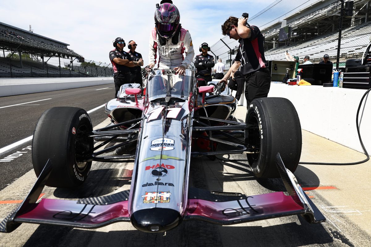 Kyle Larson támogatja Katherine Legge-et történelmi versenycéljában