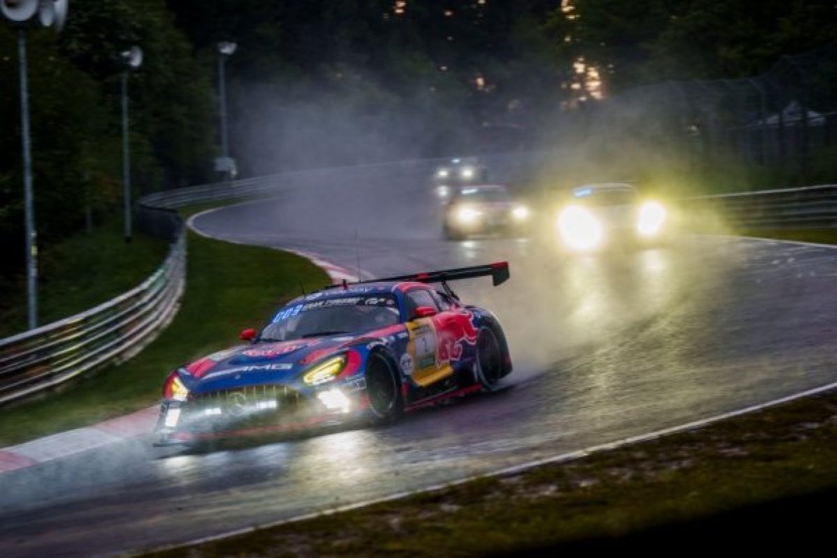 Az Nordschleife kihívásától még a profi F1-es pilóták is rettegnek