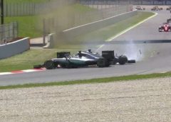 Az F1 történelmének egyik legemlékezetesebb pillanata: Verstappen győzelme a Mercedes-ütközés után