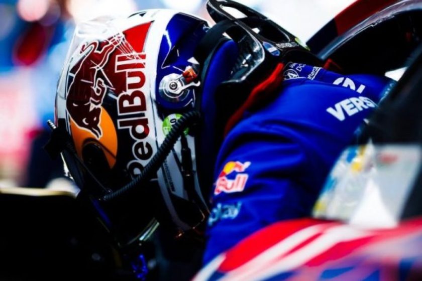 Az élre állt Verstappen és Sainz Madridban: friss szombati hírek
