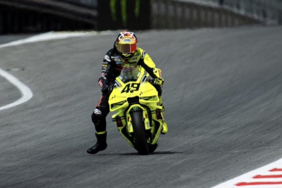 Brutális balesetek és VR46-győzelem Barcelonában