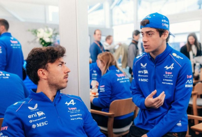 Az Alpine-ok üldözik, de Bearman uralja a Formula1.5-öt