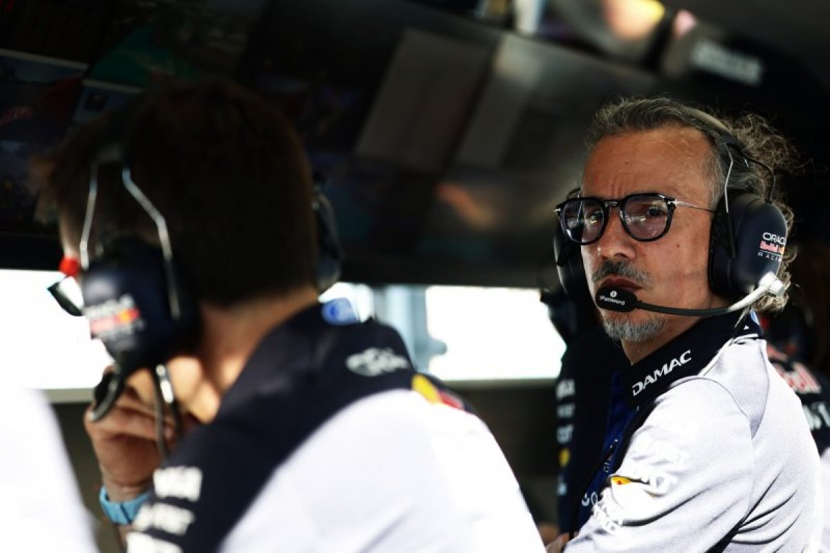 Összehasonlítás a Red Bull és a Ford Mustang V8-as motorja között