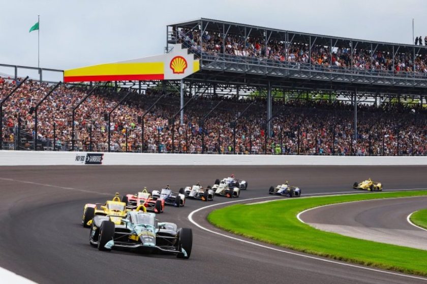 Az „Esőzés miatt megszakadt az Indy 500 verseny