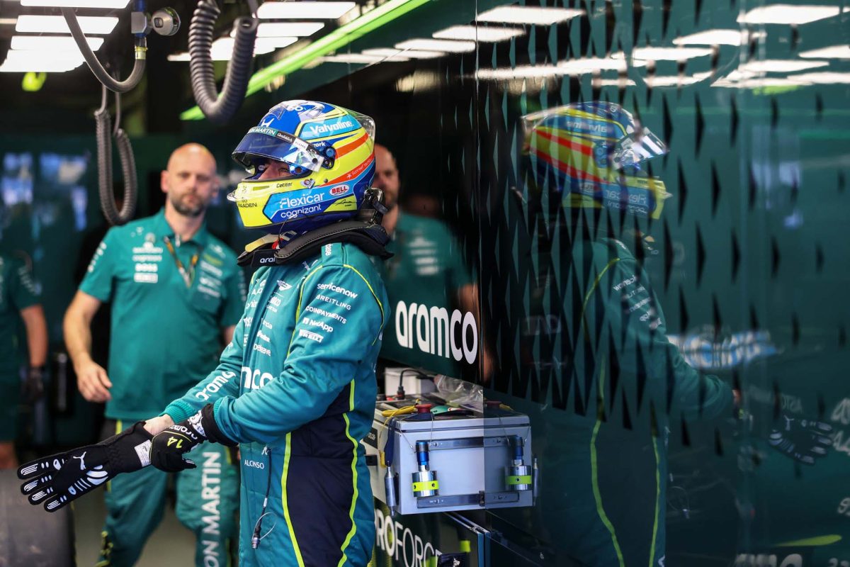 Alonso szerint: Az Aston Martin fejlődik, de a nagy áttörésre nyárig várni kell