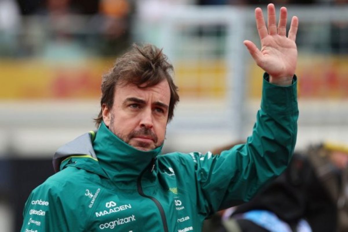 Fókuszban Alonso üléskényelme: az Aston Martin Monaco előtt.